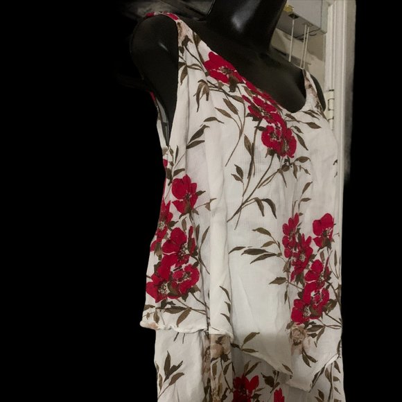 Torrid / 3 / White Floral Strappy Tank Top - Picture 2 of 6